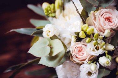 Güzel bir buket çiçek.