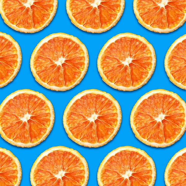 Fondo Color Brillante Con Rodajas Naranja Cortadas — Foto de Stock