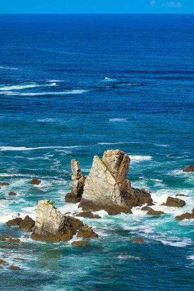 サイレントビーチ近くのカンタブリア海の崖 アストゥリアス州の公国 アストゥリアス州 スペイン ヨーロッパ — ストック写真