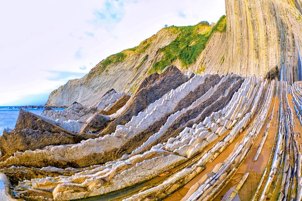 Capas Abruptamente Inclinadas Flysch Flysch Cliffs Costa Vasca Geoparque Global — Foto de Stock