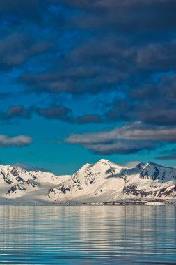 Karlı Dağlar, Oscar II. Arazi, Arktik, Spitsbergen, Svalbard, Norveç, Avrupa
