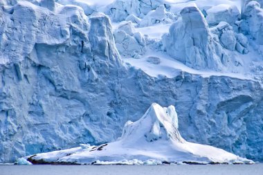 Deep Blue Glacier, Albert I Land, Arctic, Spitsbergen, Svalbard, Norway, Europe clipart