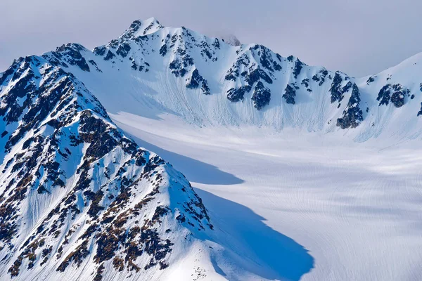 Montanhas Cobertas Neve Albert Land Ártico Spitsbergen Svalbard Noruega Europa — Fotografia de Stock