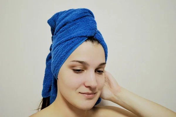 Bellezza Spa Bella Donna Con Perfetta Pelle Fresca Viso Asciugamano — Foto Stock