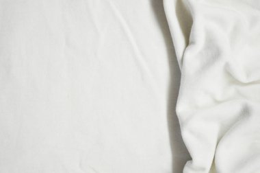 Arka plan olarak beyaz tekstil deseni. Kumaş üzerindeki beyaz madde dokusunu kapat. Buruşmuş kumaş dokusu