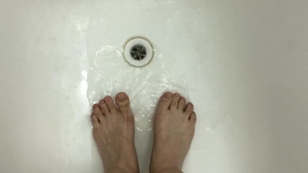 Vue Dessus Des Pieds Féminins Dans Baignoire Soins Peau Détente — Video