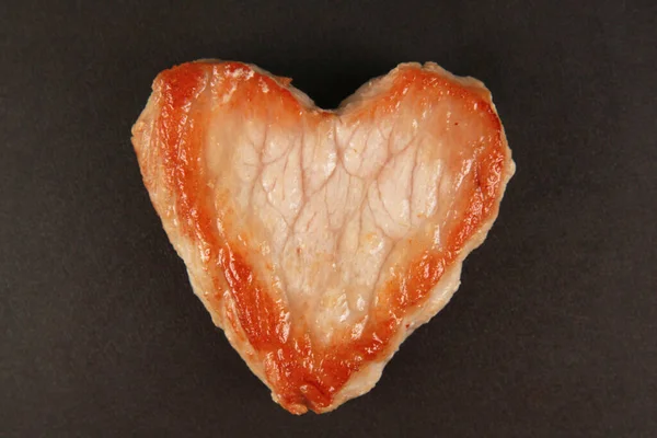Delicioso Pecho Cerdo Frito Forma Corazón Una Sartén Desayuno Para — Foto de Stock