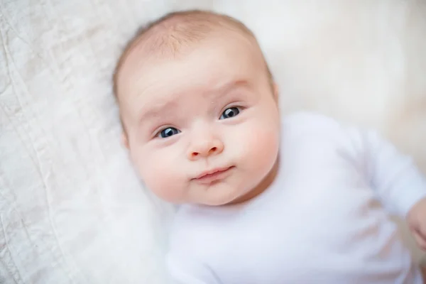 Helder portret van schattige baby — Stockfoto