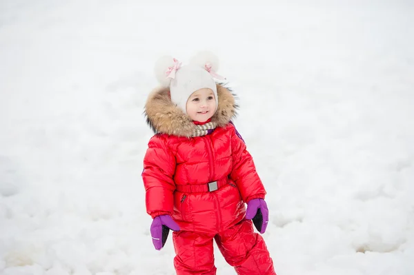 Carino ritratto invernale bambina — Foto Stock