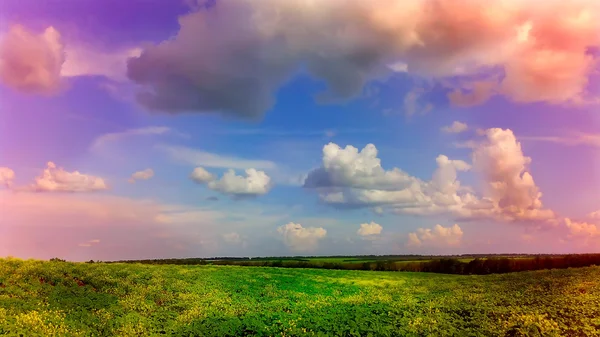 美丽的多彩的云 — 图库照片