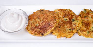 Ekşi kremalı patatesli gözleme.