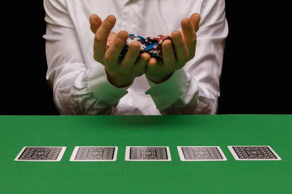 Pokerspeler Een Casino Nachtclub Met Veel Poker Chips Het Worden — Stockfoto