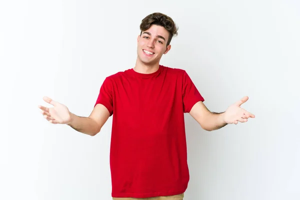 Young Caucasian Man Isolated White Background Showing Welcome Expression — Stock Photo, Image