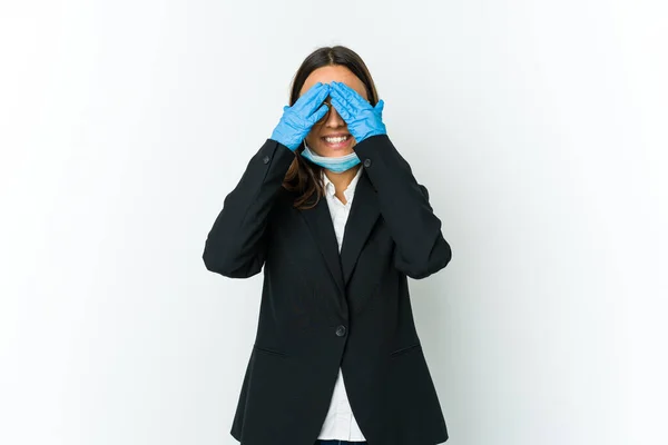 Jovem Mulher Latina Negócios Usando Uma Máscara Para Proteger Covid — Fotografia de Stock