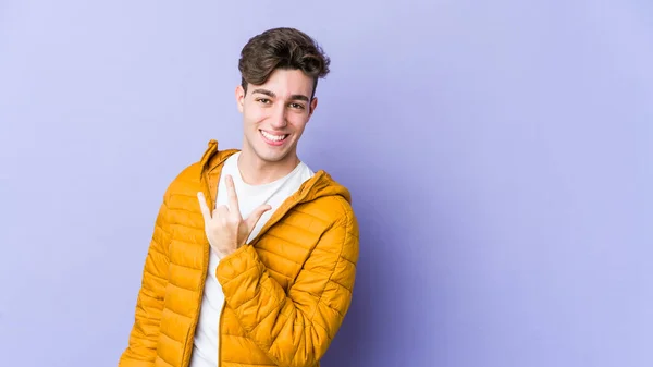 Young Caucasian Man Isolated Purple Background Showing Rock Gesture Fingers — Stock Photo, Image