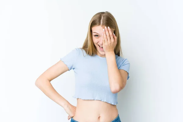 Jong Blond Vrouw Geïsoleerd Wit Achtergrond Met Plezier Het Bedekken — Stockfoto