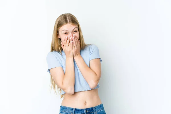 Giovane Donna Bionda Isolata Sfondo Bianco Che Ride Qualcosa Coprendo — Foto Stock