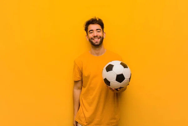 Joven Futbolista Hombre Cruzando Los Brazos Sonriente Relajado —  Fotos de Stock