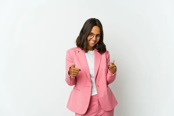 Jong Latin Business Vrouw Geïsoleerd Witte Achtergrond Ontspannen Gelukkig Lachen — Stockfoto