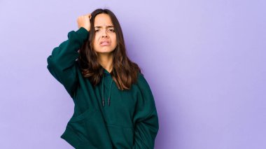 Genç, melez, İspanyol bir kadın. Kendini soyutlamış, yorgun ve uykulu..