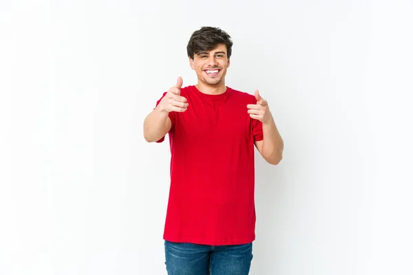 Joven Hombre Fresco Apuntando Frente Con Los Dedos — Foto de Stock