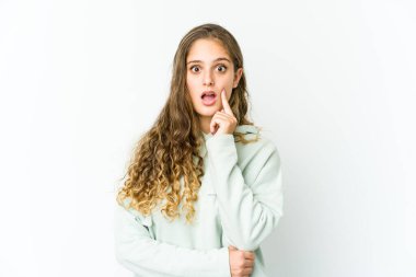 Kafkasyalı genç bir kadının harika bir fikri var, yaratıcılık kavramı..