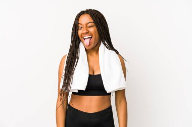 Genç Afro-Amerikan spor kadını komik ve dost canlısı bir dil kullanıyor..