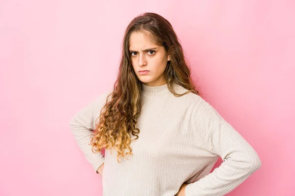 Young Caucasian Woman Frowning Face Displeasure Keeps Arms Folded — Stock Photo, Image