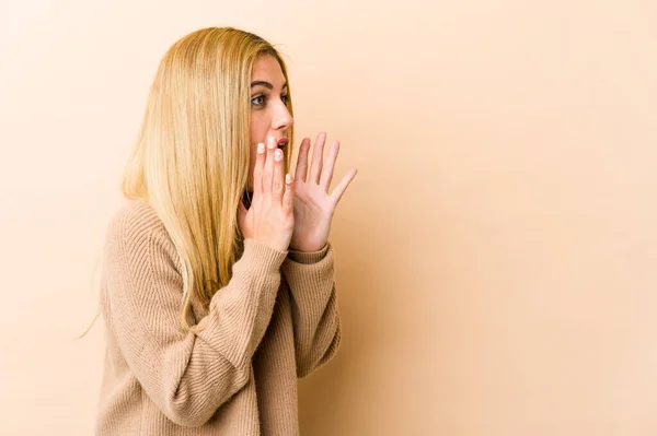 Young Blonde Caucasian Woman Shouts Loud Keeps Eyes Opened Hands — Stock Photo, Image