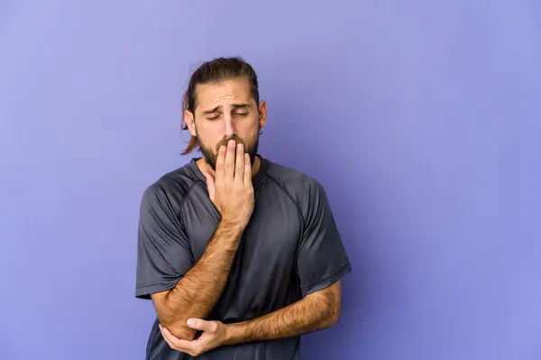 Ung Man Med Långt Hår Ser Avslappnad Efter Hård Arbetsdag — Stockfoto