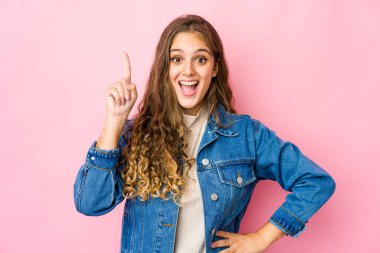 Kafkasyalı genç bir kadının bir fikri, ilham konsepti var.