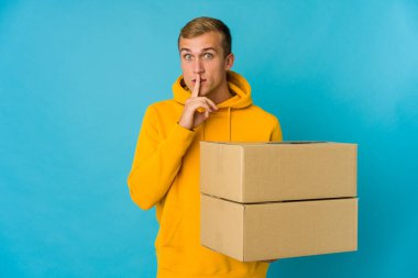 Kafkasyalı genç bir adam soyutlanmış arka planda hareket ediyor ya sır saklıyor ya da sessizlik istiyor..