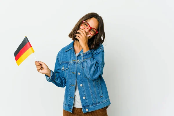 Jonge Latijnse Vrouw Met Een Duitse Vlag Geïsoleerd Witte Achtergrond — Stockfoto