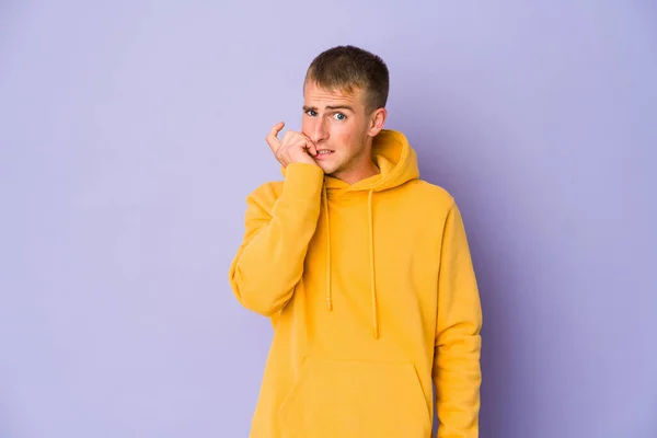 Joven Caucásico Guapo Hombre Mordiendo Las Uñas Nervioso Muy Ansioso —  Fotos de Stock