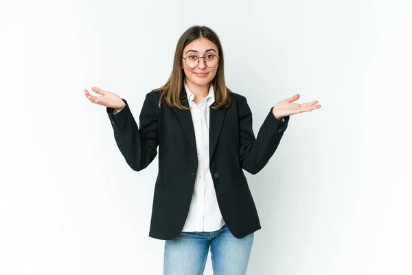 Giovane Donna Affari Caucasica Dubitare Scuotere Spalle Nel Gesto Interrogativo — Foto Stock