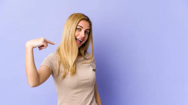 Young Blonde Caucasian Woman Person Pointing Hand Shirt Copy Space — Stock Photo, Image