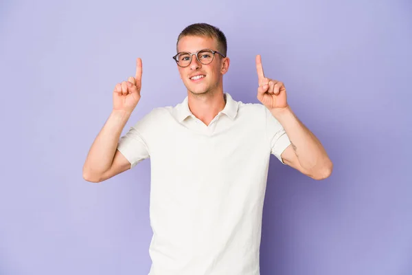Young Caucasian Handsome Man Indicates Both Fore Fingers Showing Blank — Stock Photo, Image