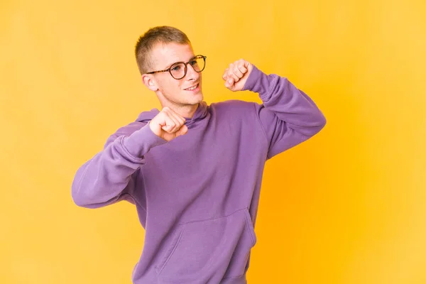 Joven Caucásico Guapo Hombre Bailando Divertirse — Foto de Stock