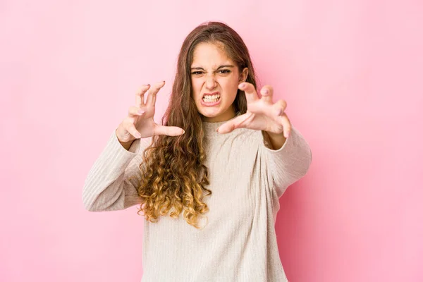 Jonge Blanke Vrouw Boos Schreeuwen Met Gespannen Handen — Stockfoto