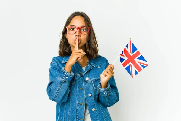 Mladá Latinská Žena Držící Anglickou Vlajku Izolovanou Bílém Pozadí Držící — Stock fotografie