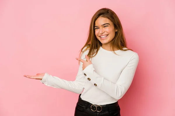 Jong Mager Kaukasisch Tiener Meisje Enthousiast Met Een Kopieerruimte Palm — Stockfoto