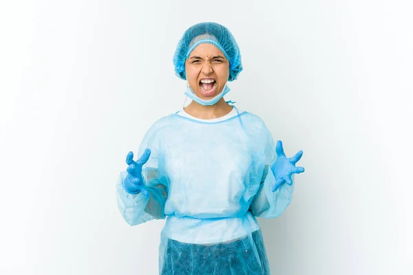 Young Surgeon Latin Woman Isolated White Background Screaming Rage — Stock Photo, Image