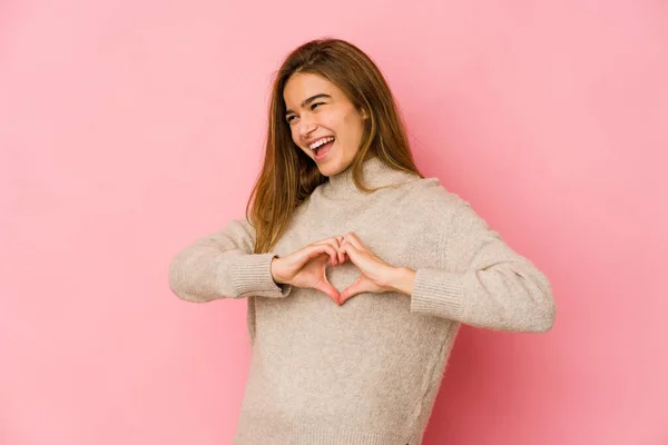 Joven Flaco Caucásico Adolescente Sonriendo Mostrando Una Forma Corazón Con — Foto de Stock
