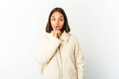 Genç melez kadının harika bir fikri var, yaratıcılık kavramı..