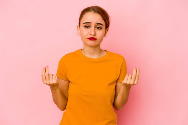 Genç Arap melez kadın parasız olduğunu gösteriyor..