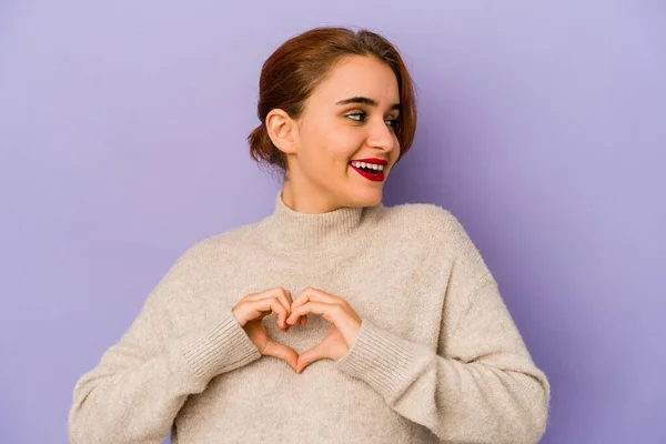 Jovem Árabe Mulher Raça Mista Sorrindo Mostrando Uma Forma Coração — Fotografia de Stock