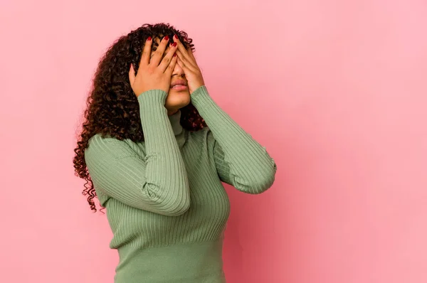 Young African American Afro Woman Isolated Afraid Covering Eyes Hands — Stock Photo, Image