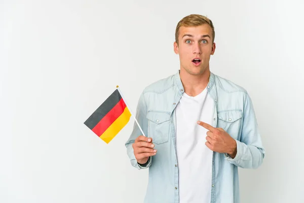 Beyaz Arka Planda Izole Edilmiş Bir Alman Bayrağı Tutan Beyaz — Stok fotoğraf