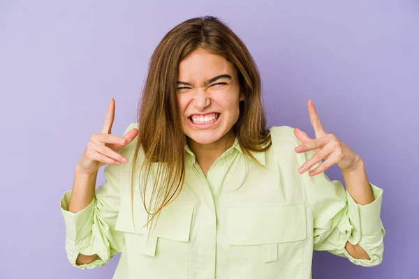 Young Skinny Caucasian Girl Teenager Purple Background Screaming Rage — Stock Photo, Image