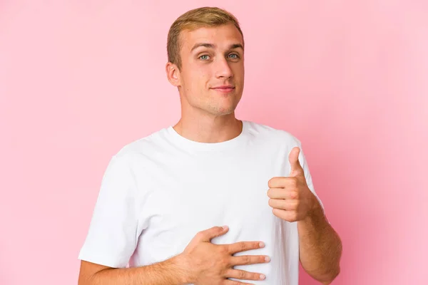 Junger Kaukasischer Gutaussehender Mann Berührt Bauch Lächelt Sanft Ess Und — Stockfoto